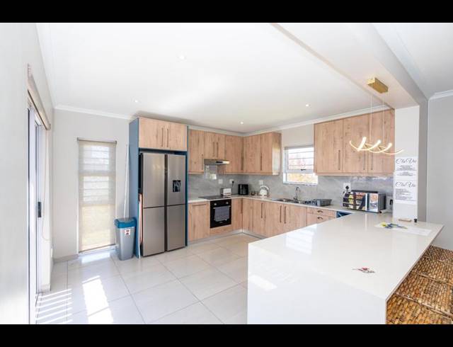 3 BEDROOM HOUSE FOR SALE IN LANGEBAAN NORTH